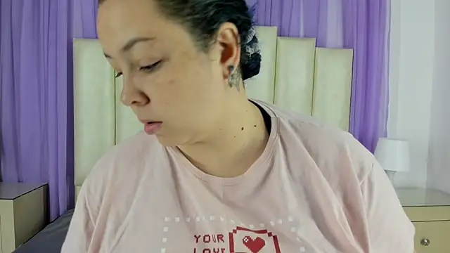 Snapshot of mollieblue69 chatting on December 2024 12:01:02 PM mollieblue69 online show from December 2024 12:01:02 PM