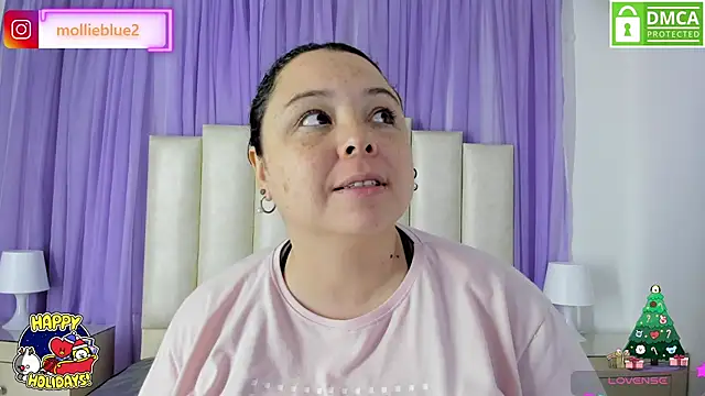 Snapshot of mollieblue69 chatting on December 2024 12:11:02 PM mollieblue69 online show from December 2024 12:11:02 PM