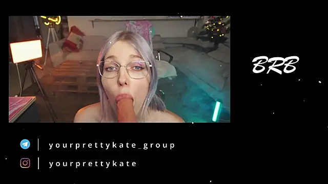Snapshot of yourprettykate chatting on December 2024 08:02:01 AM yourprettykate online show from December 2024 08:02:01 AM
