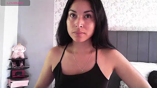 Snapshot of Sweet-Angie chatting on February 2025 08:58:01 PM Sweet-Angie online show from February 2025 08:58:01 PM