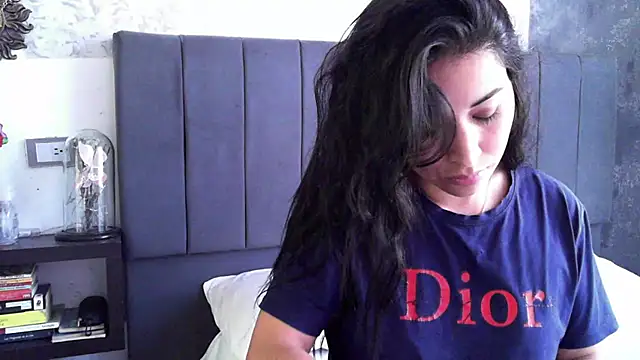 Snapshot of Sweet-Angie chatting on March 2025 05:21:01 PM Sweet-Angie online show from March 2025 05:21:01 PM