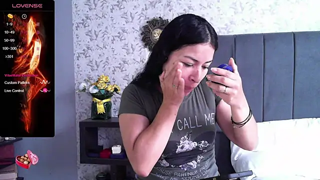 Snapshot of Sweet-Angie chatting on March 2025 02:10:01 PM Sweet-Angie online show from March 2025 02:10:01 PM