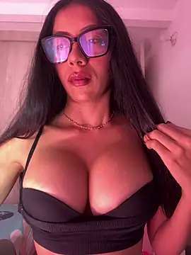 Anamhenao online show from January 2026 08:41:01 AM