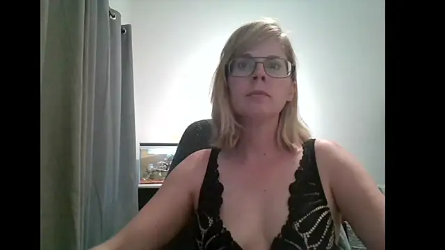 SavannaGirly online show from February 2025 05:43:01 PM
