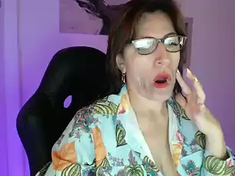 Chayla Ruiz online show from February 2025 12:00:01 PM