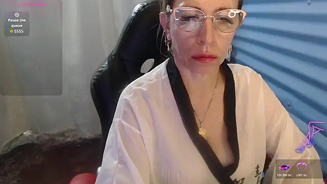Snapshot of Chayla_Ruiz chatting on June 2026 12:47:02 PM Chayla Ruiz online show from June 2026 12:47:02 PM