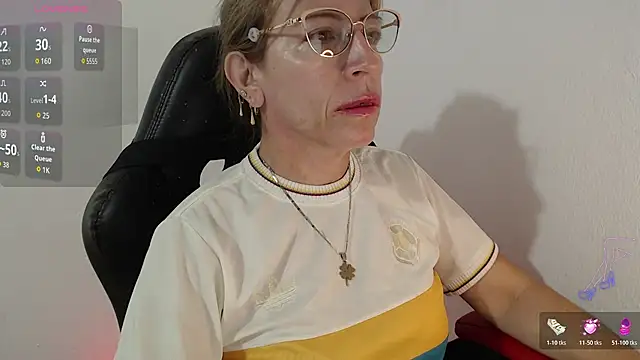 Snapshot of Chayla_Ruiz chatting on June 2026 11:49:02 AM Chayla Ruiz online show from June 2026 11:49:02 AM
