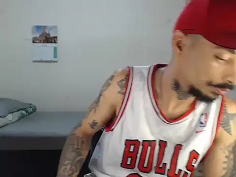 emiliano hottt online show from March 2026 10:09:01 PM