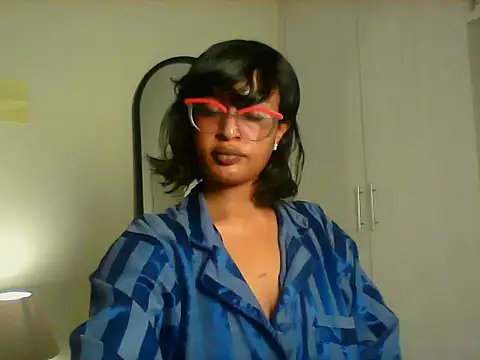 lina pretti online show from September 2025 07:36:01 PM