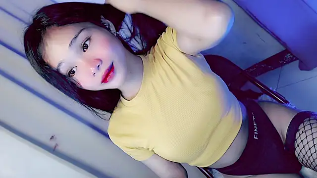 Snapshot of amomentoflust69 chatting on February 2026 05:04:01 AM amomentoflust69 online show from February 2026 05:04:01 AM