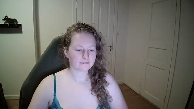 Girlnina-1995 online show from December 2024 05:01:01 PM