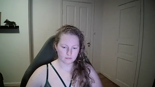 Girlnina-1995 online show from December 2024 05:11:02 PM