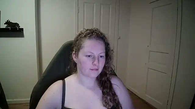 Girlnina-1995 online show from December 2024 04:32:02 PM
