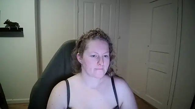 Girlnina-1995 online show from December 2024 07:37:02 PM