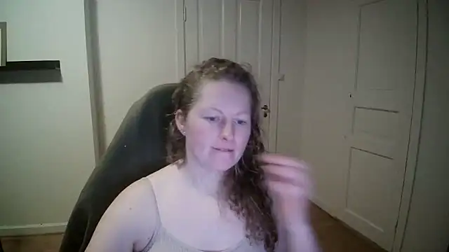 Girlnina-1995 online show from January 2025 03:39:01 PM