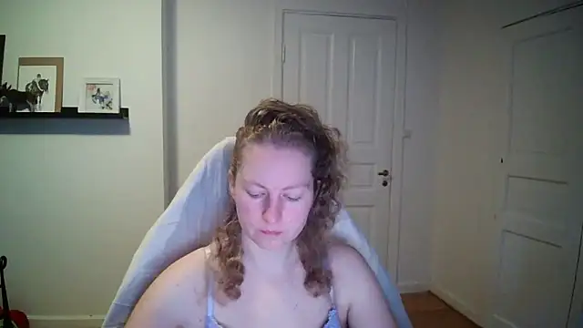 Girlnina-1995 online show from November 2025 08:52:02 AM