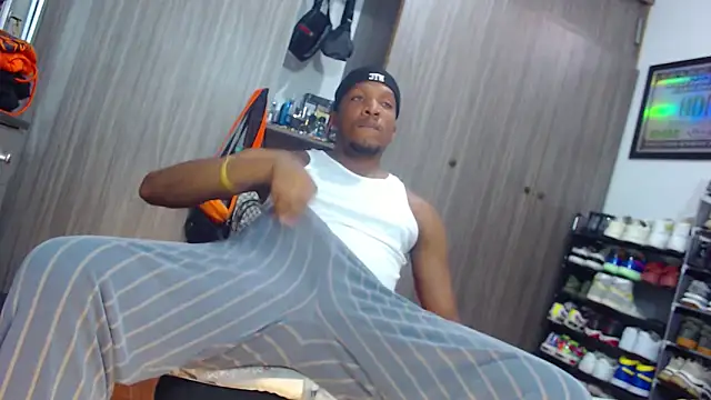 Snapshot of bigdickxblackx chatting on May 2026 10:40:02 PM bigdickxblackx online show from May 2026 10:40:02 PM