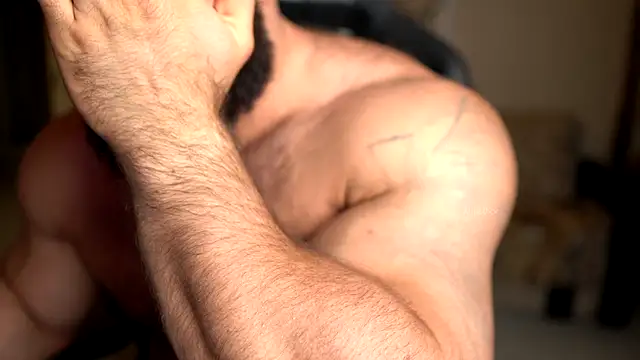 Snapshot of mike0xx chatting on October 2025 09:16:01 AM mike0xx online show from October 2025 09:16:01 AM