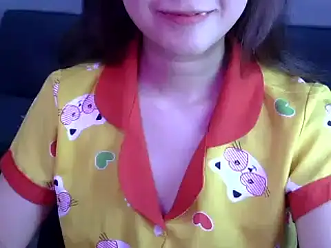 Snapshot of Bee_2k chatting on May 2026 04:19:01 AM Bee 2k online show from May 2026 04:19:01 AM