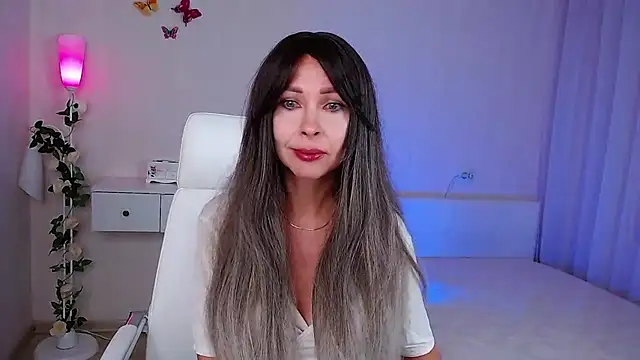 wendifoste online show from September 2025 04:45:02 PM