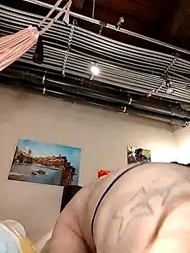 eatmeplease44 online show from April 2026 07:05:02 PM