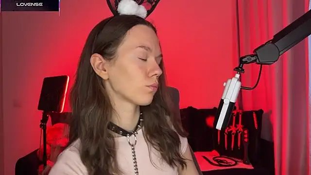 DivineBite online show from October 2025 01:30:02 PM