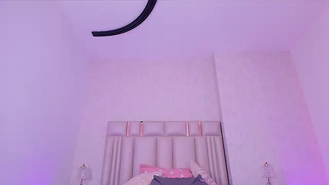  carolina fox online show from June 2026 03:12:01 AM