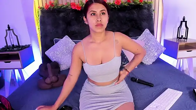 Karlagonzales  online show from January 2025 03:38:01 PM