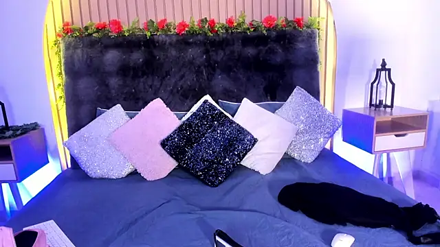 Karlagonzales  online show from February 2025 12:48:01 AM