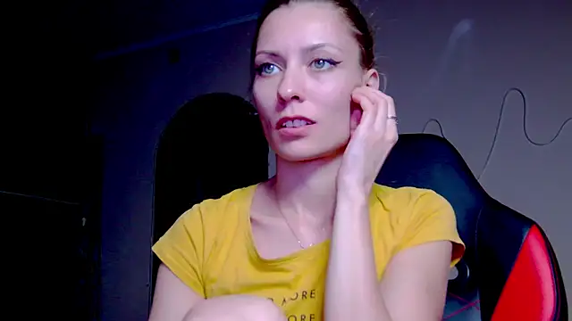 karo123421 online show from October 2025 04:08:01 PM