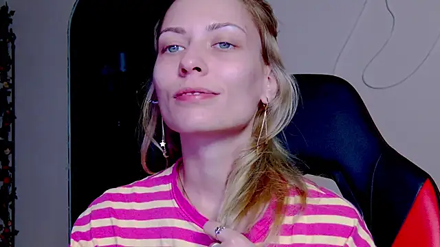 karo123421 online show from November 2025 08:53:01 PM