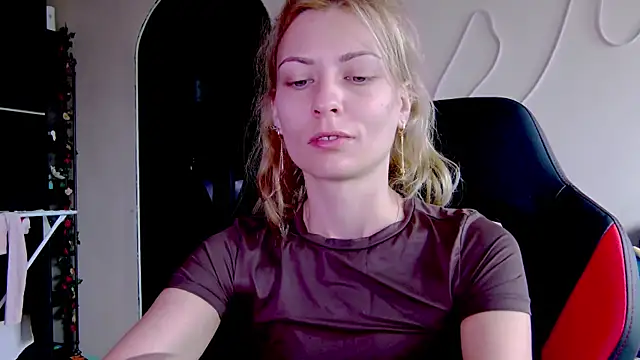 karo123421 online show from November 2025 10:15:02 AM