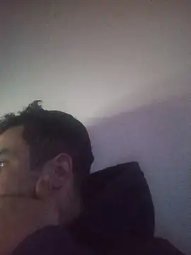 Snapshot of Ayoub--Nik chatting on May 2026 07:33:02 PM Ayoub--Nik online show from May 2026 07:33:02 PM