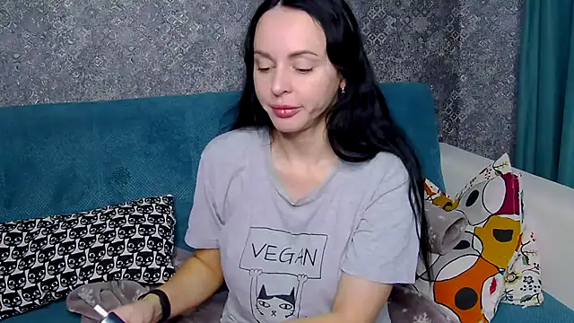 Brilliant Doll online show from November 2025 02:22:02 AM