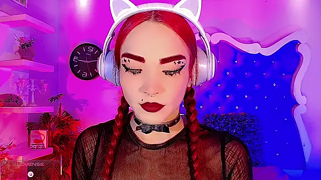 LeyXandrabraz online show from April 2026 08:25:02 PM