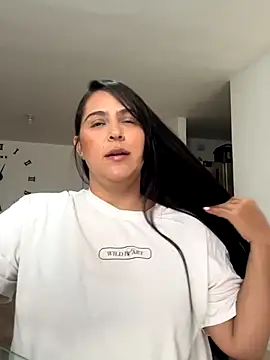 kendall 52 online show from September 2025 05:40:02 PM