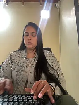 kendall 52 online show from November 2025 02:16:01 PM