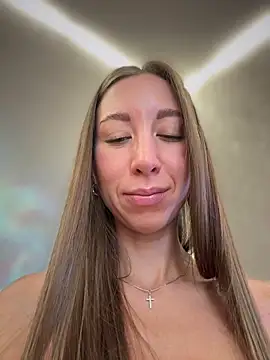 EvaCatt online show from November 2025 04:02:02 AM