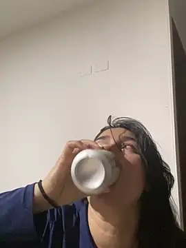 andreaisis2 online show from February 2025 04:50:01 AM