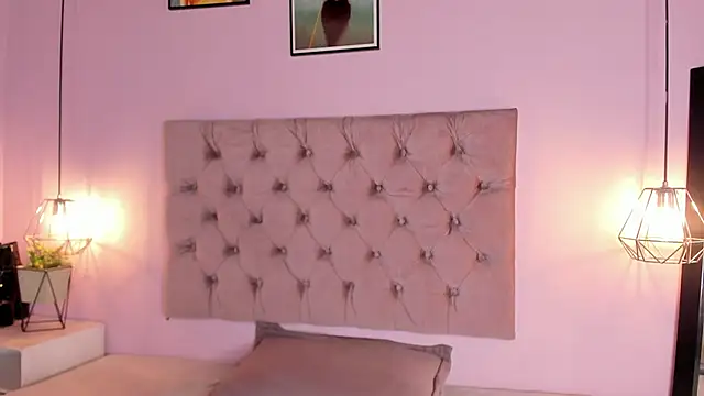 Snapshot of Zafiiraa chatting on January 2025 11:45:02 AM Zafiiraa online show from January 2025 11:45:02 AM