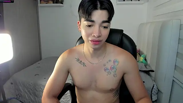 santy7v7 online show from November 2025 01:21:02 PM