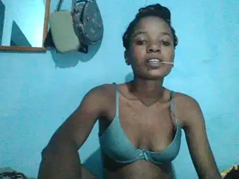 sweetchic  online show from February 2025 05:01:02 PM