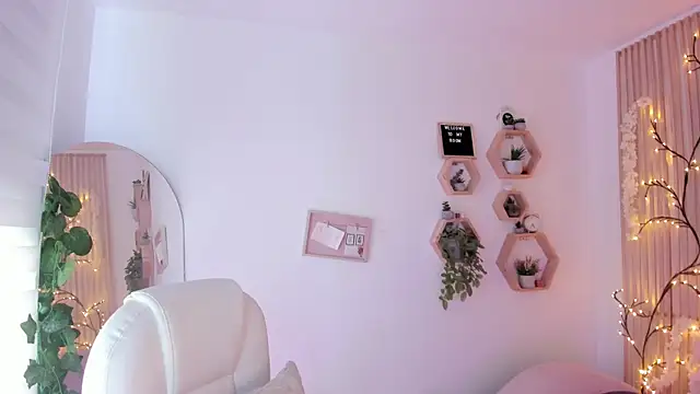 paulinacostello online show from October 2025 03:55:01 PM