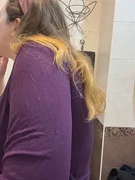 DienkaGreen online show from December 2025 06:30:02 AM