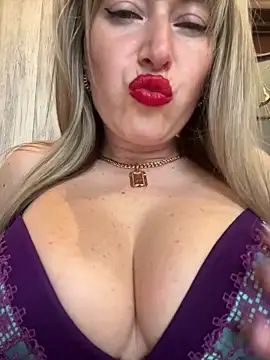 Kittenforyou online show from April 2026 12:39:02 PM