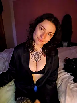Snapshot of Moxxxie chatting on May 2026 07:46:02 AM Moxxxie online show from May 2026 07:46:02 AM
