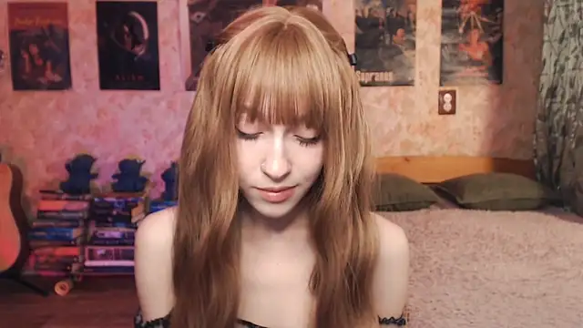 Snapshot of Friendly_Ellie chatting on October 2025 12:27:01 AM Friendly Ellie online show from October 2025 12:27:01 AM