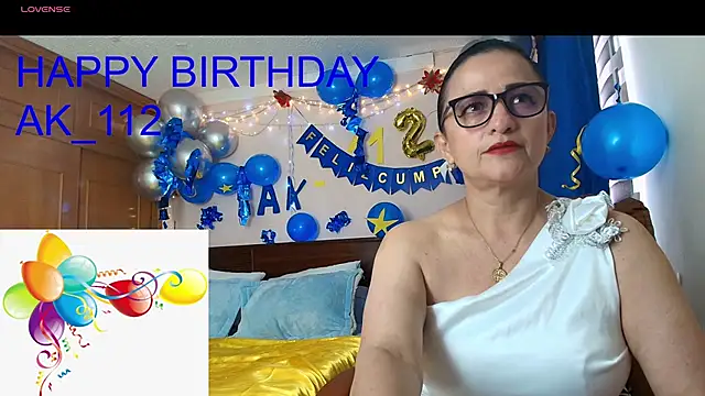 ISABEEL SOFIA01 online show from May 2026 07:18:02 PM