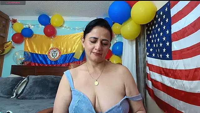 Snapshot of ISABEEL_SOFIA01 chatting on July 2026 12:13:01 AM ISABEEL SOFIA01 online show from July 2026 12:13:01 AM