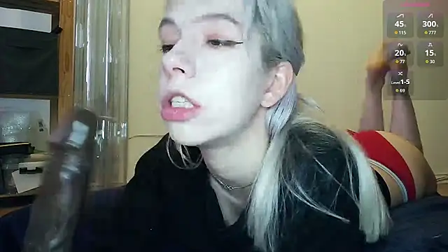 Snapshot of cruellagoth666 chatting on May 2026 02:02:01 PM cruellagoth666 online show from May 2026 02:02:01 PM